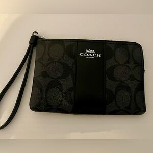 Coach Signature Black Wristlet